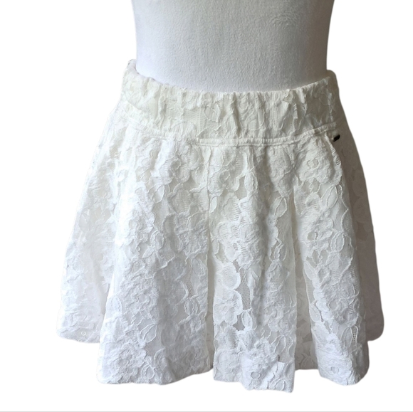 Hollister Dresses & Skirts - Mini Cotto Lace Skirt